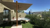 Espace extérieur, jacuzzi et piscinewebp